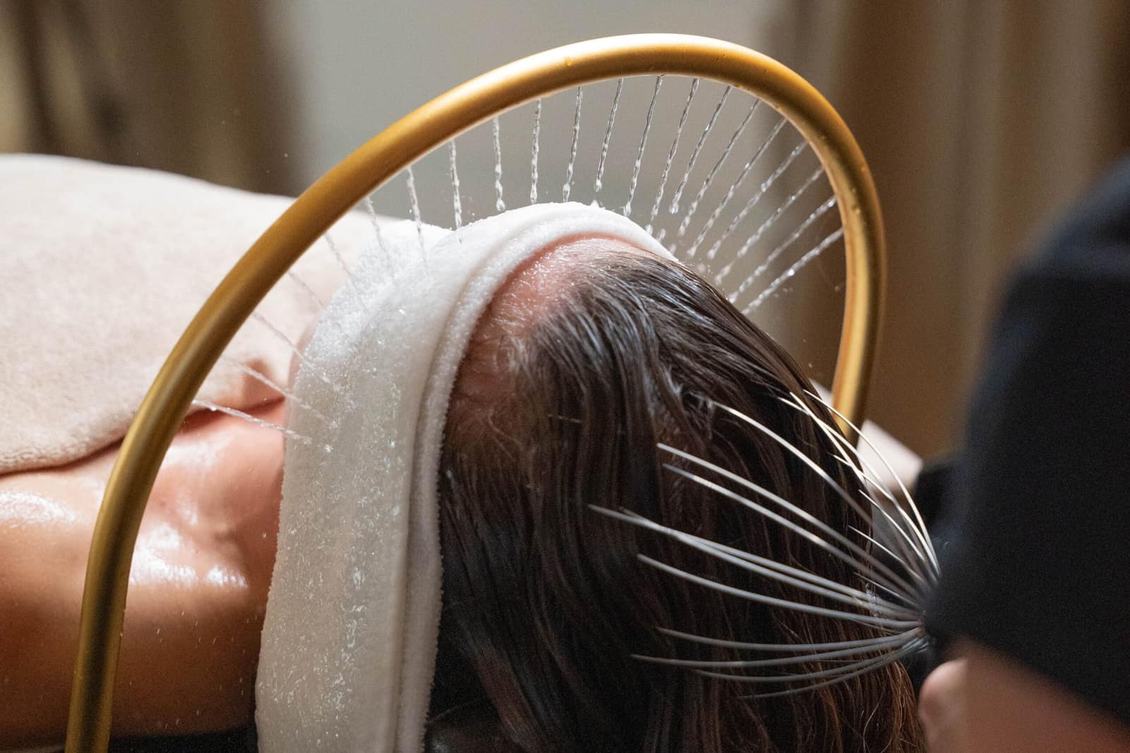 Head spa japonais réalisé dans notre institut à Buxerolles près de Poitiers Head spa japonais réalisé dans notre institut à Buxerolles près de Poitiers